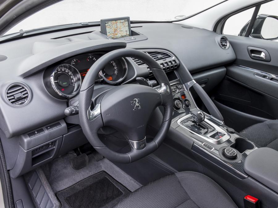  Peugeot 3008 HYbrid4 2013 года  (фото 9 из 22)
